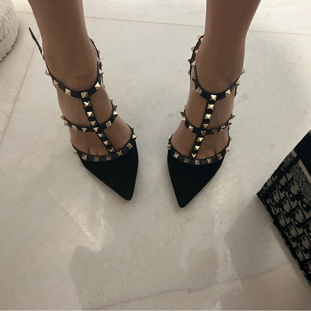 Valentino Garavani Rockstud black suede 38
